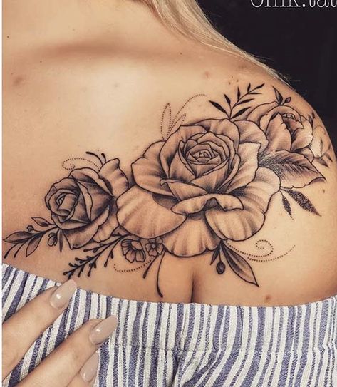 Different placement Beautiful Shoulder Tattoos, Rosen Tattoo Frau, Rose Shoulder Tattoo, New Tattoo Designs, Marquesan Tattoos, Shape Tattoo, Inspiration Tattoos, Cat Tattoos, Tato Lengan