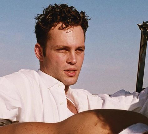 Vince Vaughn 90s, Vince Vaughn, Corny Jokes, Classy Men, Italian Men, Marlon Brando, Handsome Actors, Cute Celebrity Guys, Jack Black