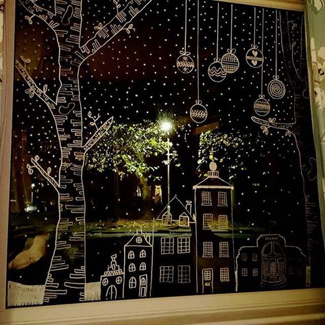 chalk pen festive window art. Christmas Window Painting, Window Drawing, Christmas Window Display, Winter Window, Christmas Window Decorations, Christmas Chalkboard, Christmas Window, Window Art, Window Painting