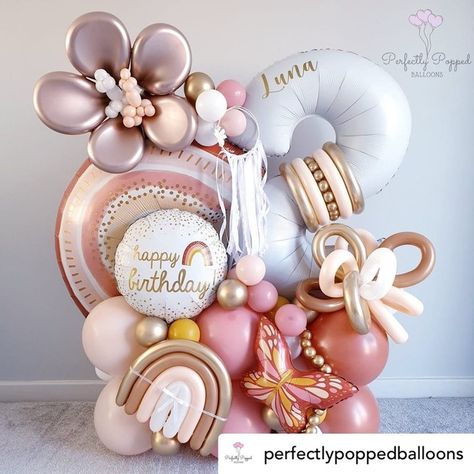 Graduation Balloon Ideas, Balloon Bouquet Centerpiece, Balloon Decoration Ideas, Hippie Birthday Party, Balloon Arrangement, Mermaid Balloons, Holiday Balloons, Balloon Garland Diy, Baby Balloon