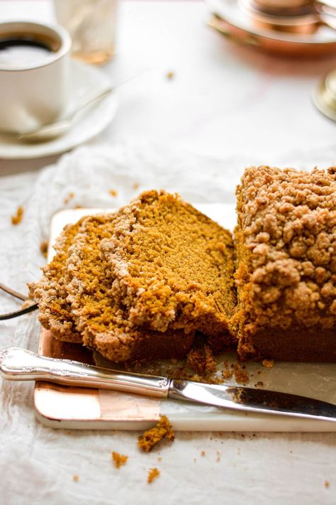 Pumpkin Streusel, High Altitude Baking, Pumpkin Coffee Cakes, Pumpkin Chocolate Chip Muffins, Pumpkin Chocolate Chip Cookies, Pumpkin Coffee, Pumpkin Bread Recipe, Crunchy Pecans, Pumpkin Chocolate Chips