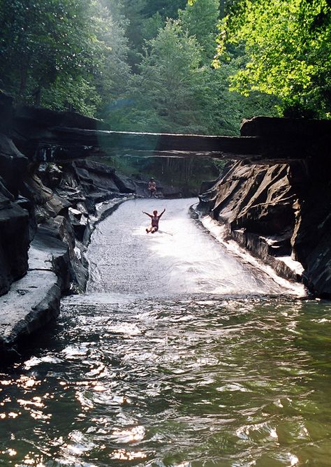 Rockslide at Big Canoe in North Georgia. For the best of art, food, culture, travel, head to theculturetrip.com. Click http://bit.ly/CultureTripUSGeorgia for everything a traveler needs to know about Georgia. Slide Rock, Georgia Vacation, North Georgia Mountains, Georgia Travel, Theme Nature, Georgia Mountains, Summer Destinations, North Georgia, Vacation Places