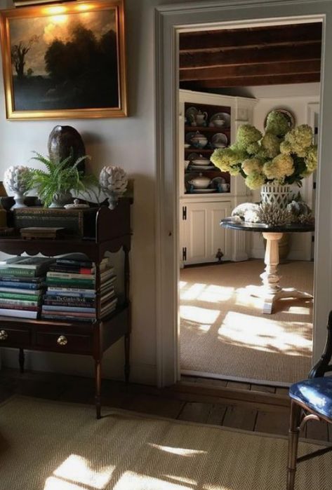 Elsa Billgren - European cottage style in a cozy vintage interior with hydrangea on table. #europeancottage #warmcozyinteriors #rusticelegance #europeancountry European Cottage Interiors, Cheap Kitchen Decor, Country Interiors, European Cottage, Ivy House, Country Cottage Decor, Country Interior, Classic Home Decor, Hello Lovely