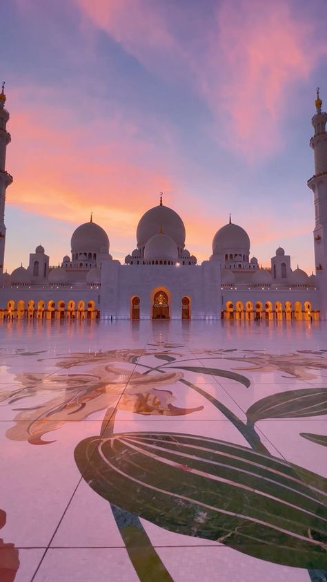 Video Masjid Aesthetic, Video Islam, Wallpaper Islami, Mekka Islam, Beautiful Mosque, Faith Quote, Quotes Faith, Dubai Aesthetic, Mosque Art