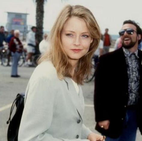 Jodie Foster Aesthetic, Jodie Foster Silence Of The Lambs, Jodie Foster Hair, Jodie Foster 90s, Jodie Foster Young, Jodi Foster, 90s Actresses, Free T Shirt Design, Jodie Foster