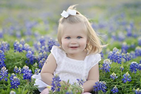 Blue Bonnet Photoshoot Family, Bluebonnet Photoshoot Family Pics, Bluebonnet Picture Poses, Bluebonnet Photoshoot, Bluebonnet Photoshoot Kids, Blue Bonnet Maternity Photos, Bluebonnet Toddler Pictures, Grandkids Photography, Baby Bluebonnet Pictures