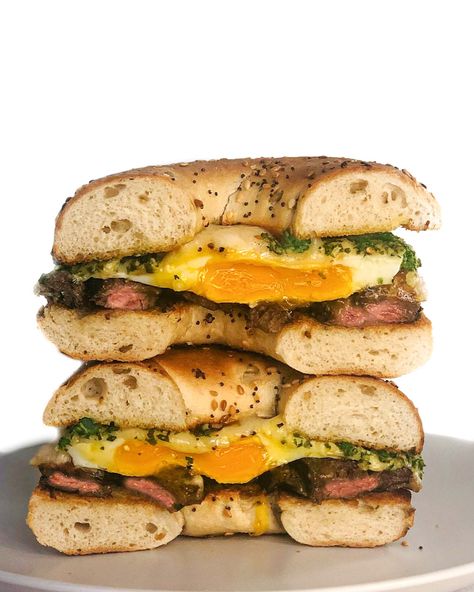 Steak And Egg Breakfast Sandwich, Breakfast With Steak, Steak Breakfast Sandwich, Unique Breakfast Sandwiches, Steak And Egg Sandwich, Eggs Breakfast Sandwich, Steak Bagel, Steak And Eggs Breakfast, Breakfast Steak And Eggs