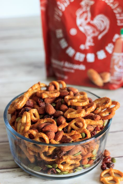 Sweet & Spicy Sriracha Trail Mix - Mommy Gone Healthy | A Lifestyle Blog by Amber Battishill Beef Wraps, Trail Mix Recipes, Natural Snacks, Honey Toast, Honey Glazed, Spicy Snacks, Low Cholesterol, Snack Options, Snack Mix