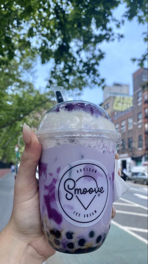 Purple Boba Tea Aesthetic, Cute Boba Drinks, Bubble Tea Recipe, Artisan Ice Cream, Aesthetic Drinks, Bubble Tea Boba, Purple Food, Boba Drink, Colorful Drinks