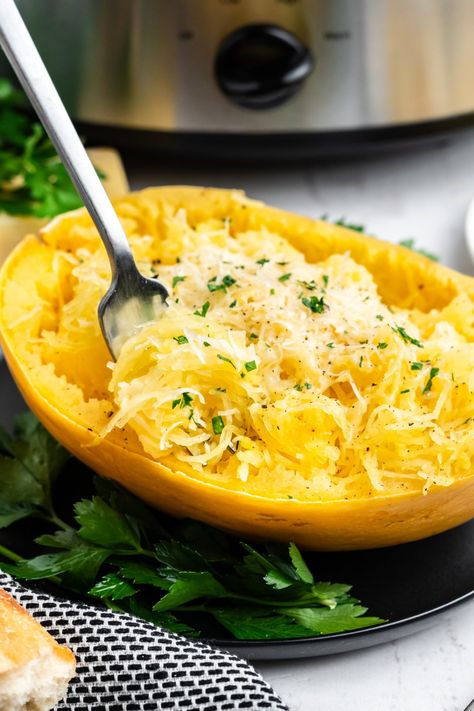 Slow Cooker Spaghetti Squash, Crockpot Spaghetti Squash, Slow Cooker Vegetable Recipes, Parmesan Spaghetti Squash, Vegetable Slow Cooker, Crockpot Spaghetti, Slow Cooker Spaghetti, Honey Walnut Shrimp, Easy Side Dish