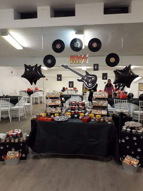 Kiss Band Party Decorations, Kiss Band Themed Party, Kiss Band Party, Rock And Roll Theme Party, Diy Party Themes, Rock And Roll Birthday Party, Rock Birthday, Kiss Party, Rock And Roll Birthday