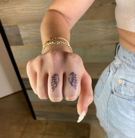 Angle Wing Tattoos, Angel Wing Finger Tattoo, Angel Wing Tattoo, Cute Finger Tattoos, Finger Tattoo For Women, Hand And Finger Tattoos, Finger Tattoo Designs, Angel Wings Tattoo, Wing Tattoo