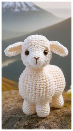 Amigurumi Lamb Free Crochet Pattern - Free Crochet Patterns Crochet Sheep Free Pattern, Crochet Lamb Pattern, Crochet Farm Animals, Crochet Toys Free Patterns, Amigurumi Minta, Crochet Sheep, Crochet Toys Free, Crochet Animals Free Patterns, Crochet Amigurumi Free