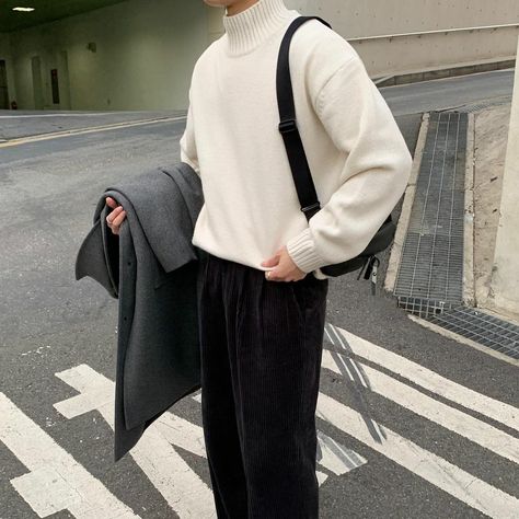 Casual Fantasy Clothing, Turtle Neck Outfit, Turtleneck Outfit, Turtleneck Style, Mens Trendy Outfits, Guys Clothing Styles, Vintage Clothing Men, Kinds Of Clothes, Suit Style