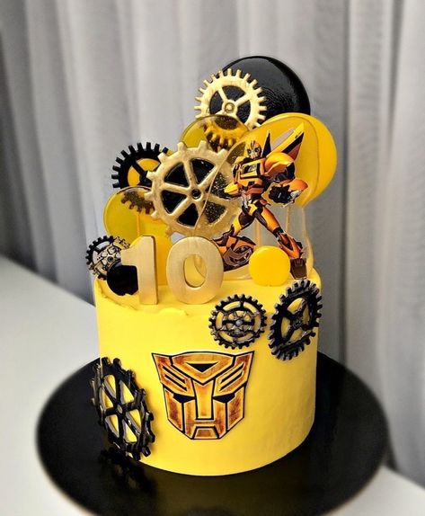 Bumblebee Transformers Cake, Bumblebee Birthday Cake, Optimus Prime Cake, Transformers Birthday Cake, Transformers Cake, Transformers Birthday Parties, Transformers Birthday, Transformer Party, Fondant Flower Tutorial