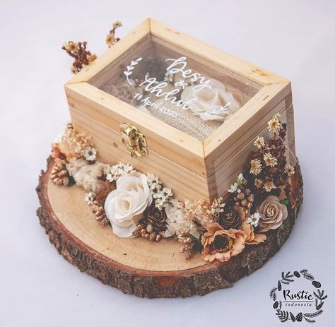 Dulang Hantaran Ideas Rustic, Diy Frame Decor, Dulang Hantaran Ideas, Ring Box Wedding Diy, Sage Green Wedding Theme, Nikah Decor, Ring Box Wedding Rustic, Wedding Gift Hampers, Engagement Ring Holders