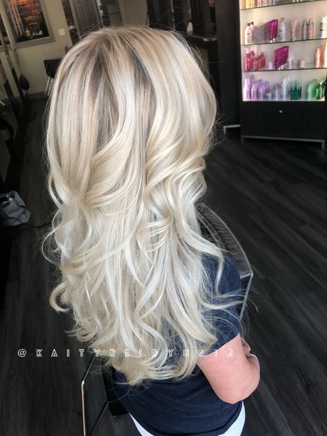 Champagne Ice Blonde Hair, White Blonde Hair With Lowlights, Warm Platinum Blonde Hair, Platinum Blonde Hair With Lowlights, Natural Blonde Hair, Blonde Hair Tips, Perfect Blonde Hair, Icy Blonde Hair, White Blonde Hair