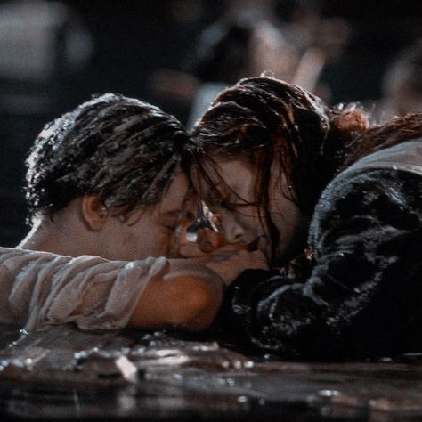 Photo of Jack and Rose from titanic. Leo And Kate, Beau Film, Jack Rose, Jack Dawson, Titanic Movie, Happy End, رعب نفسي, Leo Dicaprio, Rms Titanic