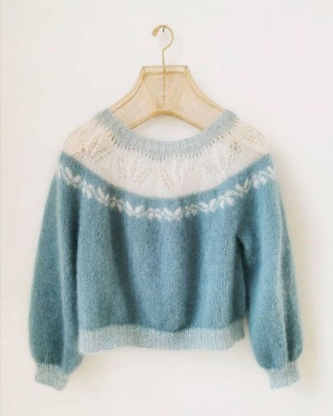 Stranded Colorwork Knitting, Colorwork Sweater, Colorwork Knitting Patterns, Yoke Sweater, Sweater Knitting Pattern, Colorwork Knitting, Silk Yarn, Sweater Knitting Patterns, Knitting Patterns Free