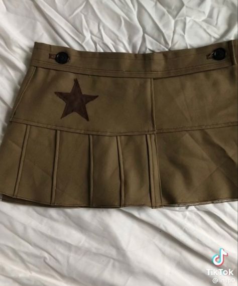 #skirt #miniskirt #y2k #2000s #90s #star #starskirt #fashion #alt #punk Star Skirt Y2k, Star Aesthetic Y2k, Vtuber Outfits, E Girl Fashion, Star Skirt, Star Y2k, Mini Skirt Fashion, Skirt Aesthetic, Y2k Posters