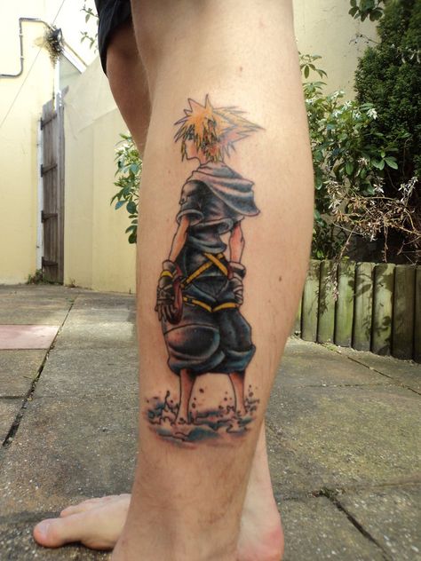 Kingdom Hearts Tattoo, Kingdom Hearts Sora, Video Game Tattoos, Hearts Tattoo, Gamer Tattoos, Manga Tattoo, Symbol Tattoo, Sora Kingdom Hearts, Gaming Tattoo