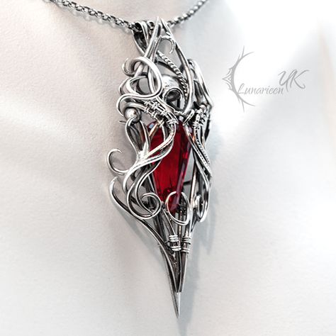 Fantasy Vampire, Vampire Jewelry, Wire Wrapping Techniques, Red Quartz, Wire Jewelry Designs, Accessories Ideas, Wire Weaving, Special Jewelry, Cute Necklace