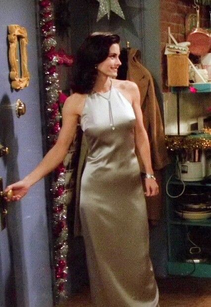 Monica Gellar, Monica Dress, Rachel Green Outfits, Iconic Outfits, Nye Dress, 90s Inspired Outfits, Nye Outfits, Monica Geller, Outfit 90s