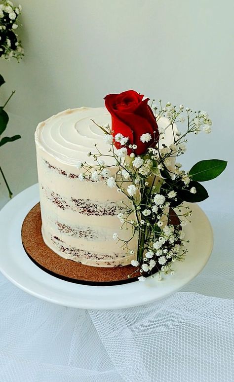 Red Bday Cake, Naked Cake Birthday, Red Velvet Cake Decoration, Red Rose Cake, Birthday Cake For Women Simple, Cake Decorating Tutorials Videos, Golden Wedding Anniversary Cake, Rose Cake Design, Semi Naked Cake