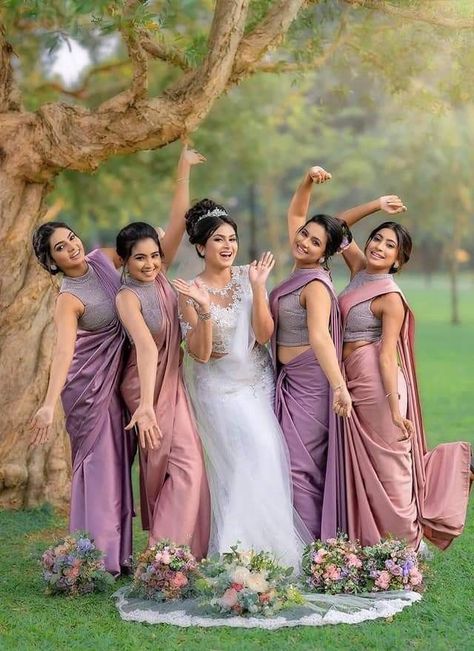 Marriage Group Photos, Bride Friends Poses, Indian Christian Wedding Ideas, 5 Sisters Photography, Bride Friends Photography, Group Saree Poses, Bridesmaid Saree Color Schemes, Bride And Sister Pictures, Bridesmaid Dresses Design