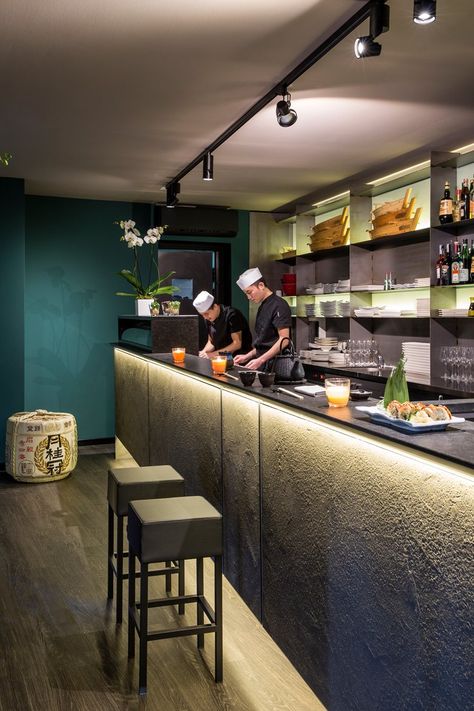 Yoshi Sushi Restaurant - Picture gallery Sushi Bar Design, Tokyo Sushi, Sushi Ideas, Sushi Counter, Japanese Restaurant Interior, Japanese Restaurant Design, Brescia Italy, Sushi Japanese, Brewery Design