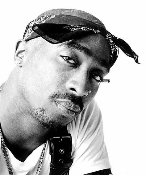 Tupac Black And White, Tupac Portrait, Tupac Tattoo, 90’s Hip Hop, Tupac Photos, Hip Hop Images, 2pac Videos, Celebrity Photography, Hip Hop And R&b