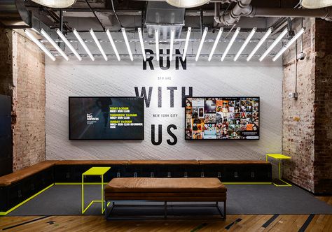 Social Wall Installation— Nike Running Flatiron Store on Behance Brick Wall Ideas, Nike Retail, Gym Design Interior, Wow Photo, Gym Interior, Gym Room, Retail Interior, Media Wall, Gym Design