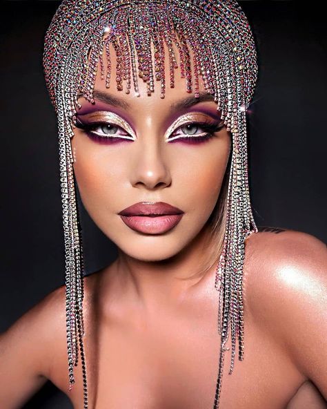 Luxury Fab on Instagram: “Amazing makeup on @valya_lelyukh ❤❤❤ • Follow us! 🔥” Gogo Dancer, Drag Makeup, Amazing Makeup, Creative Eye Makeup, Creative Eye, Diy Sewing Clothes, Artistic Hair, Chapter 1, Eyeshadow Makeup