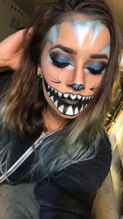 cheshire cat 😸💙 Mad Hatter Costume, Cheshire Cat, Mad Hatter, Halloween Makeup, Face Paint, Halloween Face, Face Makeup, Halloween Face Makeup, Paint