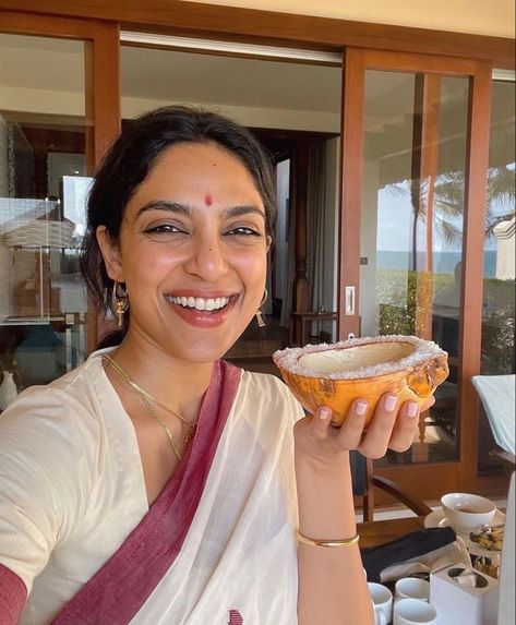 Indian Mom Aesthetic, Sobhita Dhulipala Made In Heaven, Sobhita Dhulipala Saree, Sobhita Dhulipala, South Asian Aesthetic, Designer Sarees Wedding, Desi Love, Asian Aesthetic, Indian Aesthetic