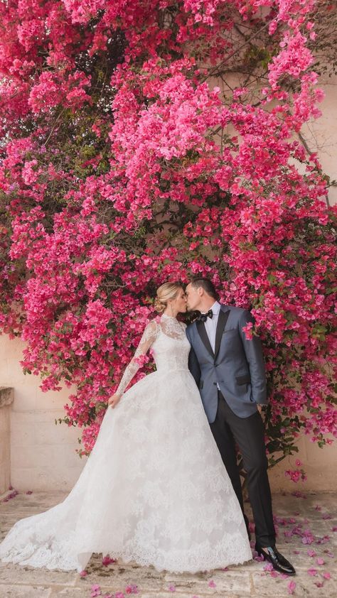 Calling all classic wedding brides, it doesn't get more traditional than this long-sleeve lace wedding dress from Monique Lhuillier. With the removable high-neck topper and all-over lace, this bride looked like an absolute vision for her Italy destination wedding. Head to the link for more long-sleeve wedding dresses we love. // Photo: John & Joseph & Planner: Mindy Weiss Classic Bridal Look, Stone Fox Bride, Wedding Dress Topper, Monique Lhuillier Wedding, Monique Lhuillier Wedding Dress, Monique Lhuillier Bridal, Wedding Atelier, Long Sleeve Wedding Dress Lace, Wedding Dresses Photos