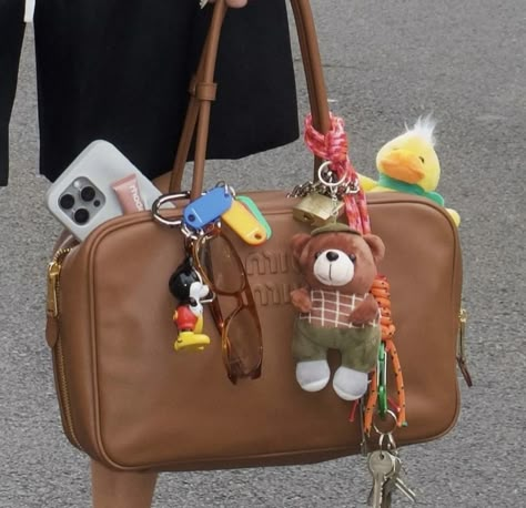 Bag With Trinkets, Tapioca Pearl, Bug Juice, Planet Fashion, Pop Bag, Tapioca Pearls, Bag Decoration, What In My Bag, Jane Birkin