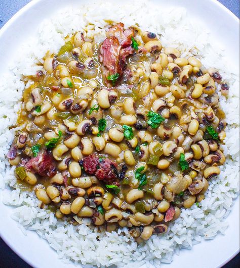 Creole Black-Eyed Peas - Tony Chachere's Creole Black Eyed Peas Recipe, Cajun Black Eyed Peas Recipe, Creole Side Dishes, Cajun Black Eyed Peas, Southern Black Eyed Peas, Creole Food, Black Eyed Peas Recipe, Smoked Turkey Legs, Sauteed Greens