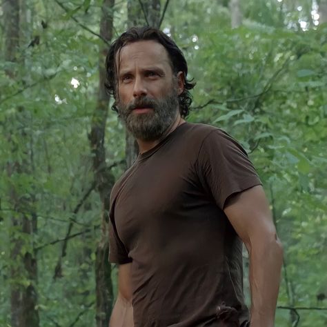 #thewalkingdead #rick #rickgrimes #pfp #icon Walking Dead Gif, Twd Memes, Andrew Lincoln, Stuff And Thangs, Rick Grimes, Daryl Dixon, Love Movie, Zombie Apocalypse, Best Shows Ever