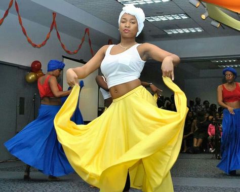 Haitian culture Haitian Dance, Haitian Fashion, Haitian Clothing, Haitian Culture, Jamaican Culture, Haitian Art, Cherokee Indian, Unapologetically Black, Traditional Dance