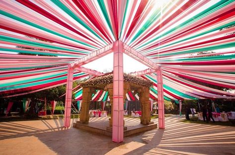 Event Outdoor Design, Colorful Event Decor, Area Instagramavel, Festival Stage Design, Indian Outdoor Wedding Decor, Wedding Tent Decorations, Hand Tattoos For Girls, Wedding Backdrop Design, Tent Decorations