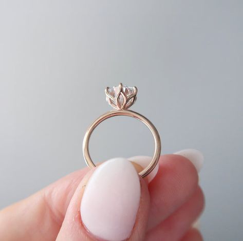 Petal Ring, Partner Rings, Prong Engagement Rings, Cute Engagement Rings, Lab Diamond Engagement Ring, Dream Engagement, Moissanite Earrings, Dream Engagement Rings, Engagement Rings Round