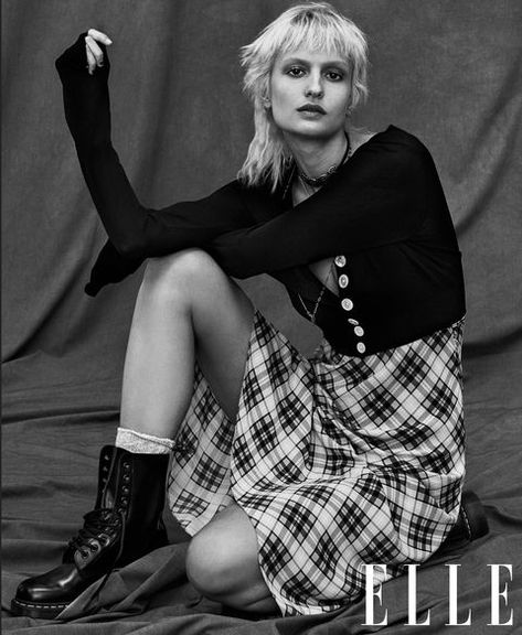 image Marc Jacobs Grunge, Moda Grunge, 90s Grunge Hair, Mode Editorials, Tokyo Street Fashion, 90s Fashion Grunge, Estilo Grunge, Grunge Dress, Moda Punk