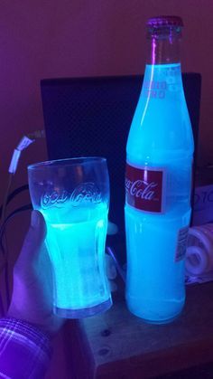 Nuka Cola Quantum: 1/3 bottle mt dew voltage, 5 shots pinnacle whipped/traditional vodka, 1 shot blue curacao liquer, tonic water Nuka Cola Recipe, Nuka Cola Quantum, Mt Dew, Nuka Cola, Gamer Stuff, Alcoholic Beverage, Blue Curacao, Tonic Water, Alcohol Drink Recipes