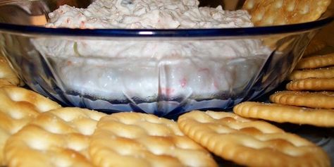 Crock-Pot Crab Rangoon Dip: 2 8oz Cream Cheese, softened, 1/2 Cup Sour Cream, 4 Green Onions, chopped, 1 1/2 Teaspoon Worcestershire Sauce, 2 Tablespoons Powdered Sugar, 1/2 Teaspoon Garlic Powder, 1 12oz Package Imitation Crab Meat, pulverized. Mix ingredients, cook for 2 hrs low. Fried Wonton, Rangoon Dip, Crab Rangoon Dip, Crock Pot Dips, Crab Rangoon, Crab Dip, Snack Dip, Yummy Dips, Dip Recipe