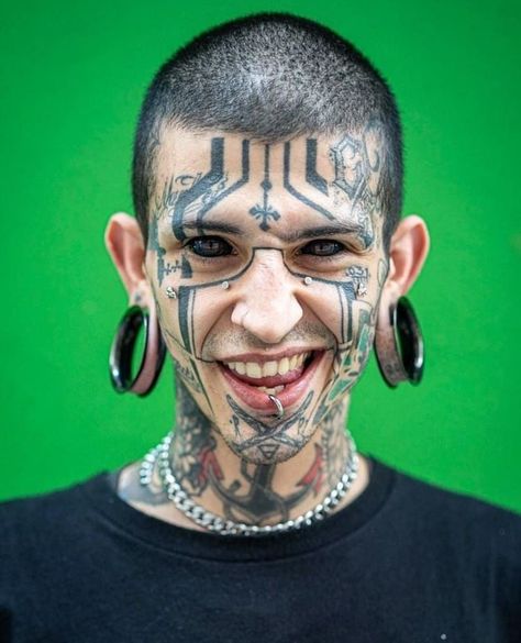 Tattoos Gone Wrong, Eyeball Tattoo, Men's Piercings, Facial Tattoos, Tattoo Fails, Bad Tattoos, Cute White Guys, Face Tattoos, Body Modification