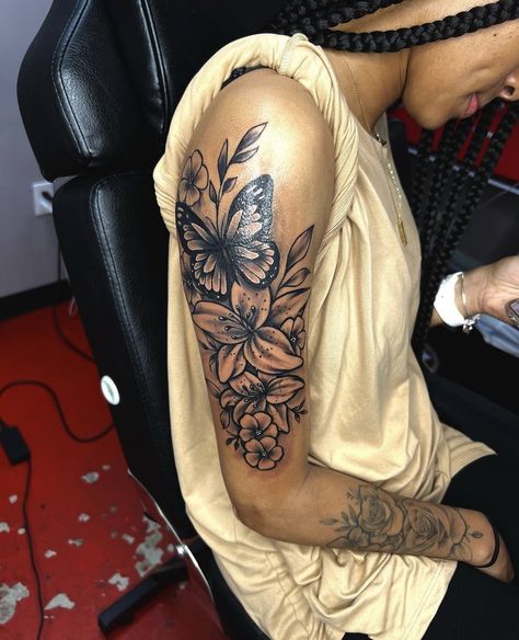 Unique Upper Arm Tattoos For Women, Tattoo Sleeves Women, Upper Arm Tattoos Black Women, Forearm Tats For Women, Upper Sleeve Tattoo Women, Arm Sleeve Black Women, Fye Tattoos, Arm Tattoos Black, Colour Tattoo For Women