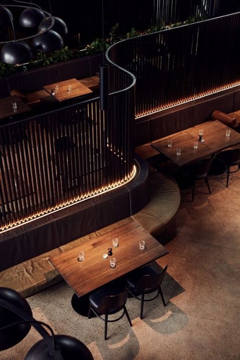 Timber Screen, Bistro Design, Giant Steps, Timber Screens, Decoration Restaurant, Restaurant Seating, Restaurant Lighting, Renzo Piano, Banquette Seating