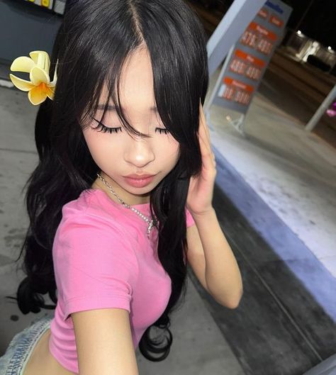 Princess Wu, Amelia Princess, Asian Hair Inspo, Princess Amelia, Photography Posing Guide, Posing Guide, Good Poses, Role Model, April 27