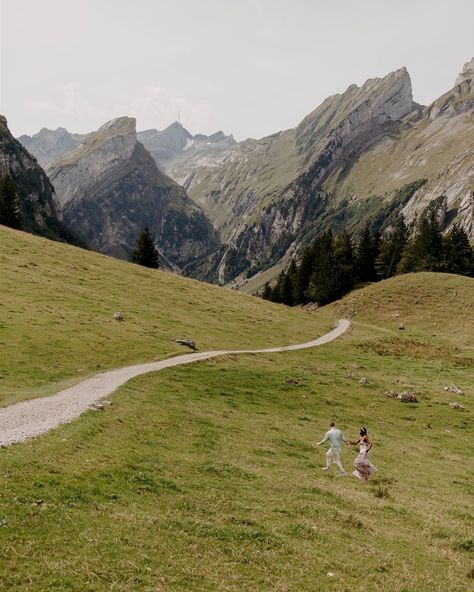 A Switzerland pic from one of my favorite elopements ever in honor of heading abroad again today for two more weddings!! I can’t wait to share these next couple weeks 🫶🏼 #travelphotographer #travelweddingphotographer #switzerland #switzerlandelopementphotographer #couplesphotographer #destinationweddingphotographer #indyweddingphotographer #weddingphotos Switzerland Proposal, Switzerland Wedding, Travel Photographer, Destination Wedding Photographer, Trip Planning, Wedding Inspo, Switzerland, Wedding Photos, To Share